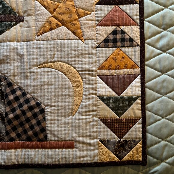 Hand Stitched Cabin-in-the-Woods Folk Art Patchwork Quilt Wall Hanging Handmade - Picture 10 of 13